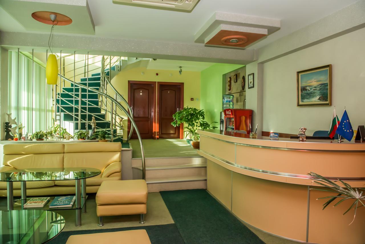 Hotel Kapri Yambol Bagian luar foto